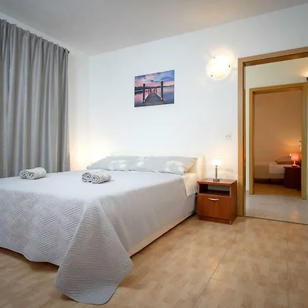 Robinson Agava * Selca kod Bogomolja