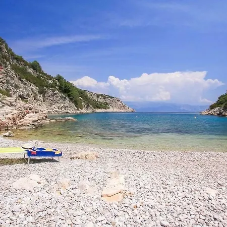 Robinson Agava Selca kod Bogomolja